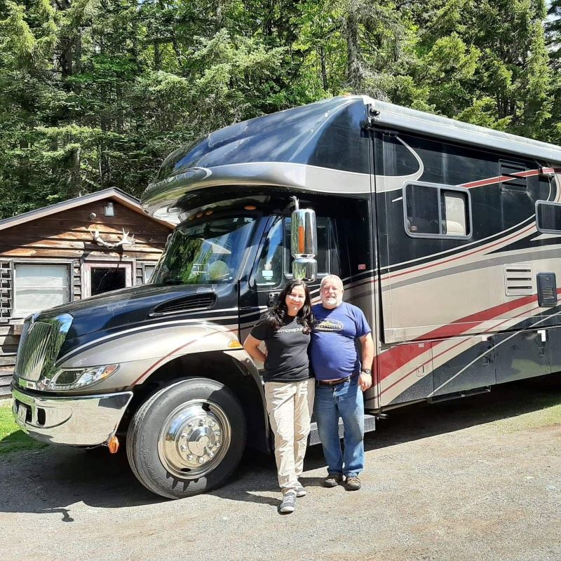 THEY MET RVING AND GOT MARRIED. HOW TRAVELING CAN CHANGE YOUR LIFE.